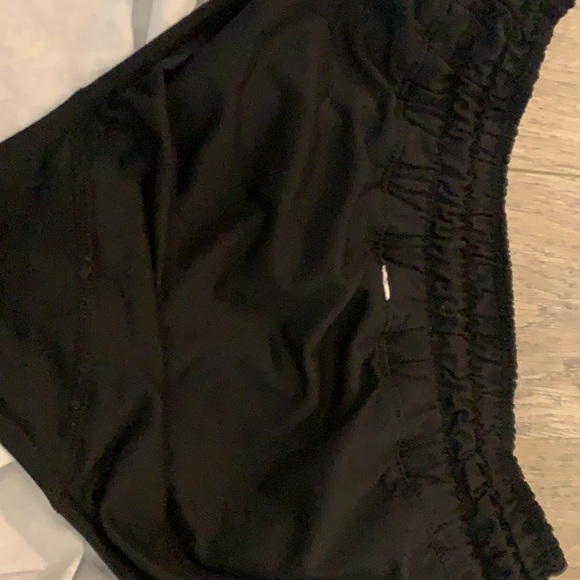 Lululemon shorts lll EUC - Picture 7 of 7